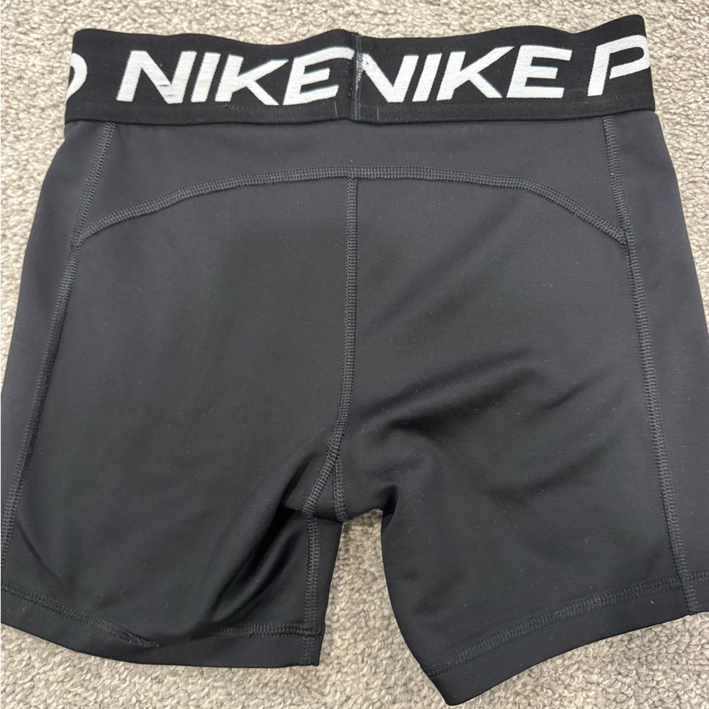 Nike Black Compression Shorts with Subtle Gray Swoosh Detail youth girls Large - Picture 2 of 3